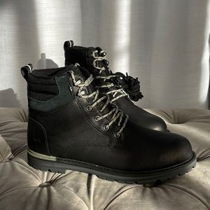 TOMS Boots